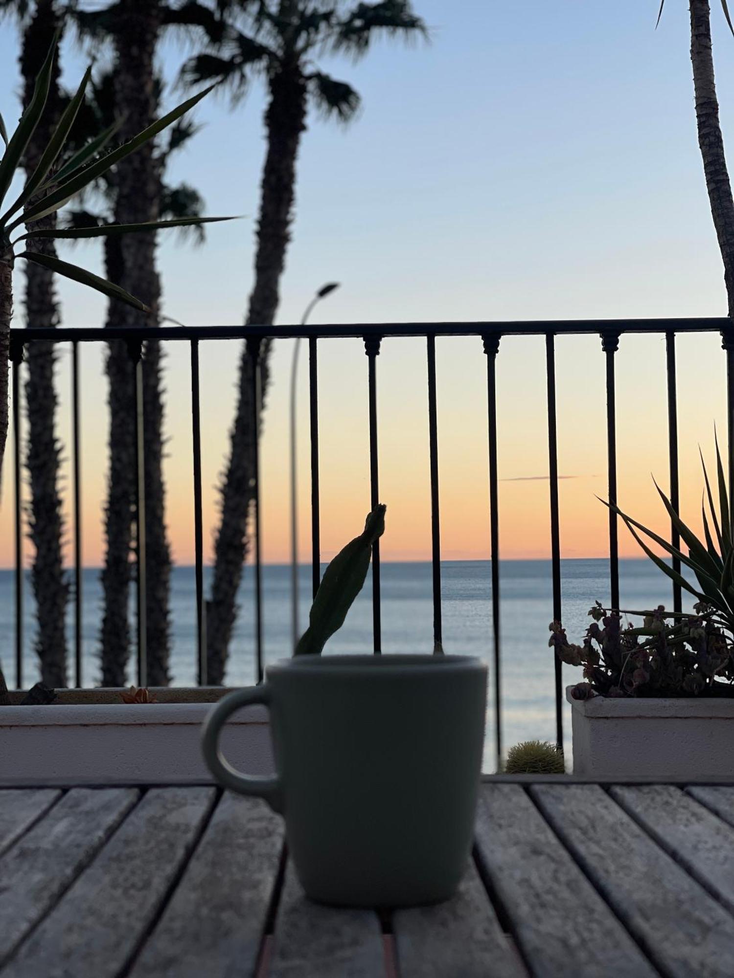 Sunset Ocean View In Malaga Beach Bagian luar foto